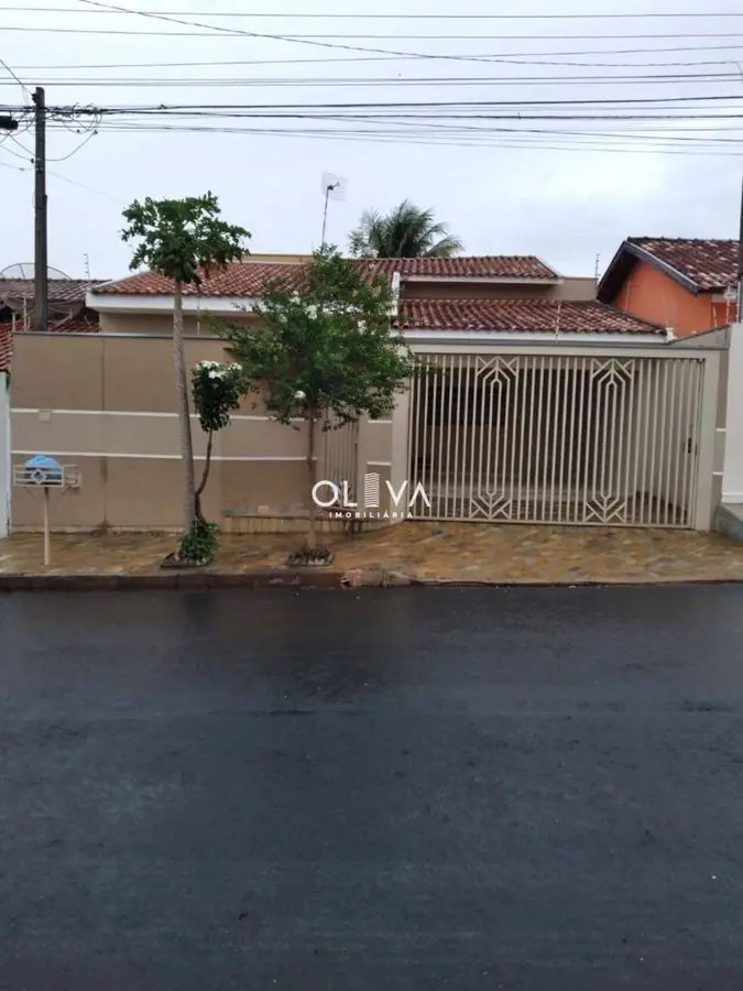 Foto de capa — Casa em Parque das Aroeiras, São José do Rio Preto